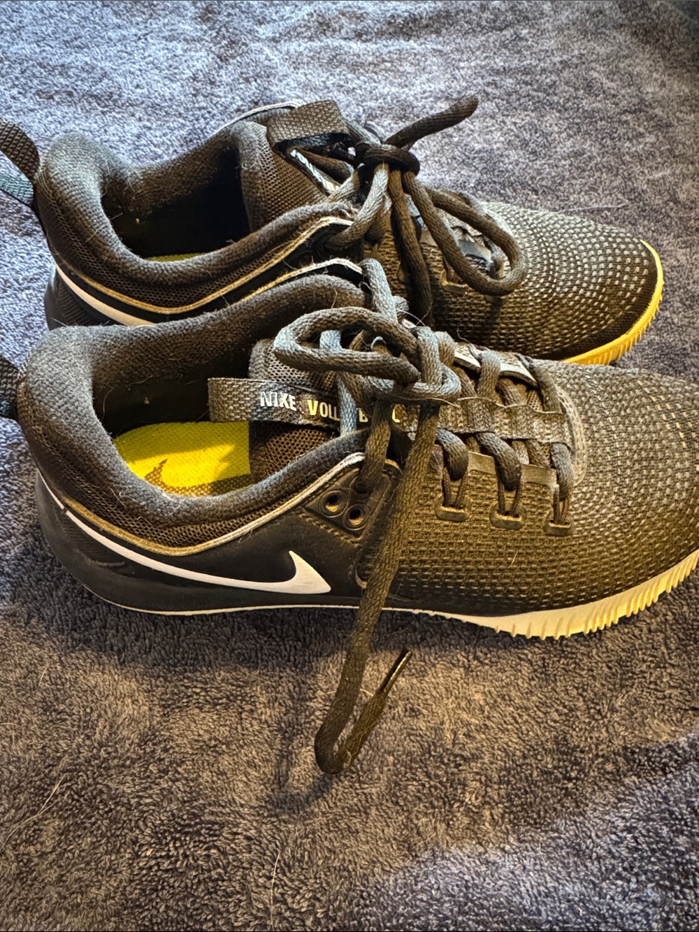 Nike Black and White Low-Top volleyball Shoes